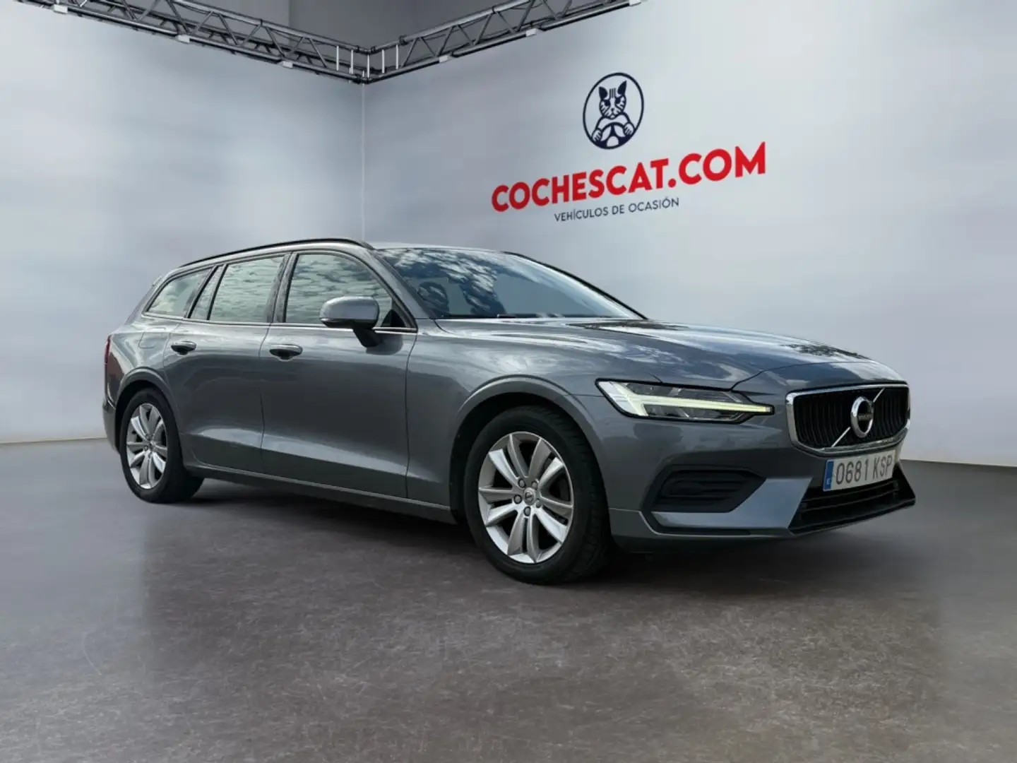 Volvo V60 D4 Momentum Gris - 1