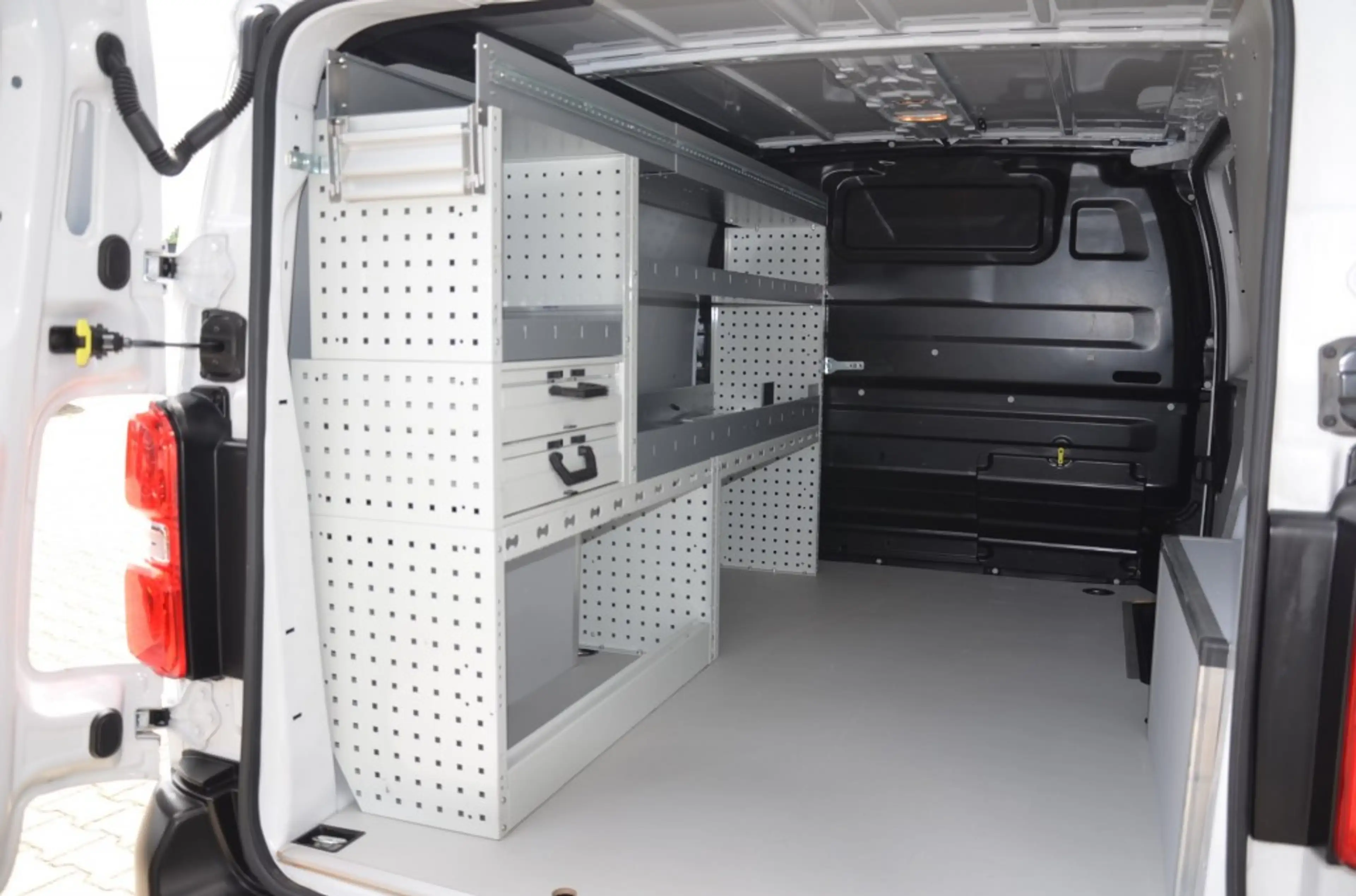 Peugeot Expert 2.0 BLUEHDI 145 S&S — photo 5