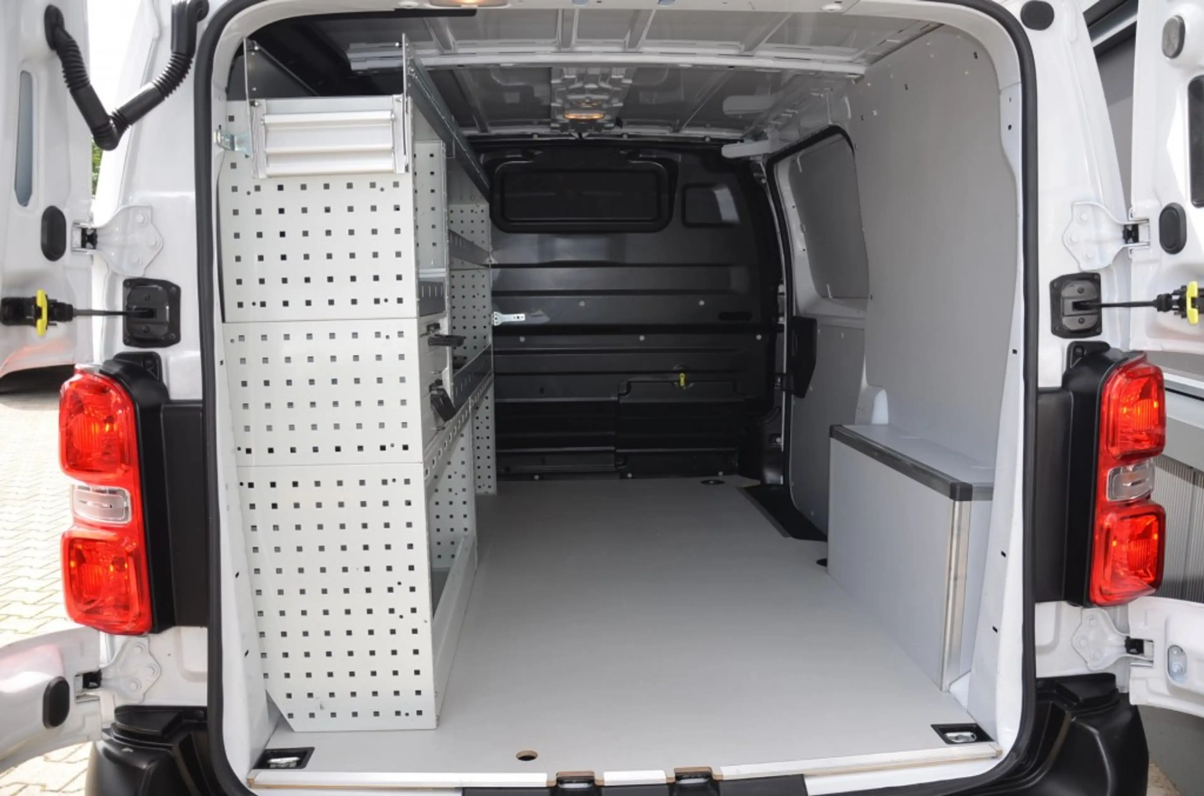 Peugeot Expert 2.0 BLUEHDI 145 S&S — photo 6