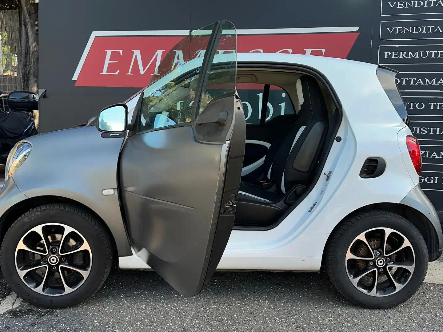smart forTwo Fortwo III 2015 1.0 Passion 71cv twinamic Grau - 2