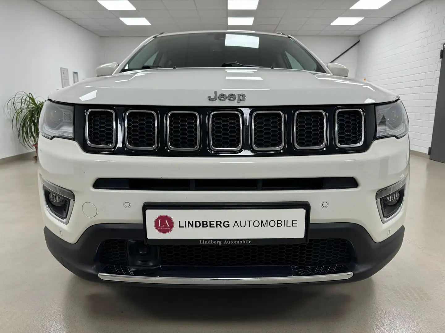 Jeep Compass Limited 4WD*PDC*RFK*ASST*STZBLFT*PANO*LM Weiß - 2
