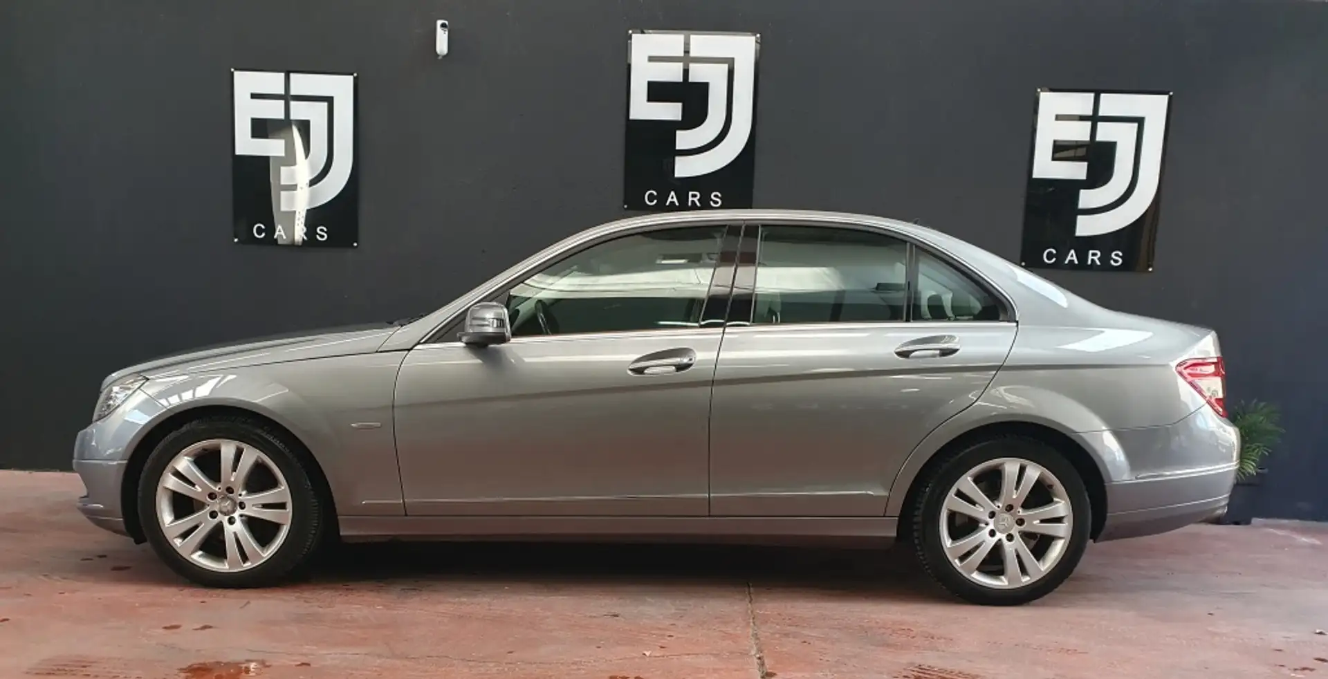 Mercedes-Benz C 220 220CDI Avantgarde Aut. Gris - 2