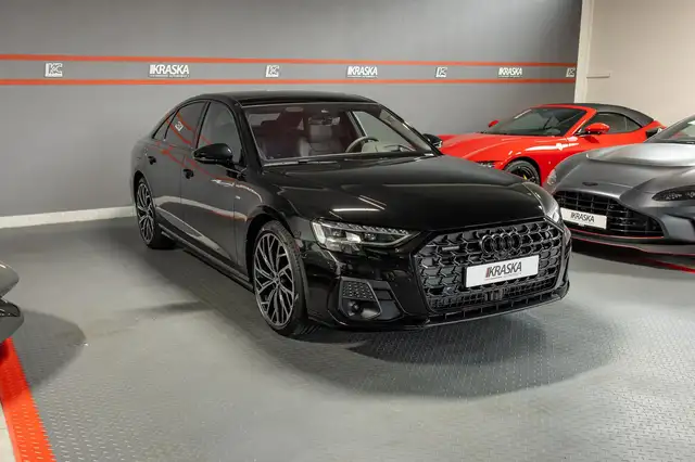 Audi A8 view 8