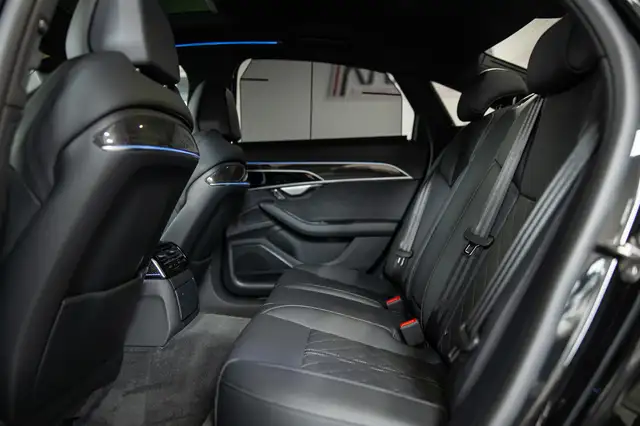 Audi A8 view 19