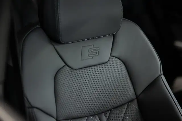 Audi A8 view 21
