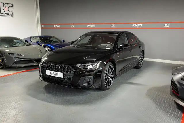Audi A8 view 28