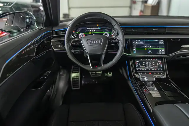 Audi A8 view 22
