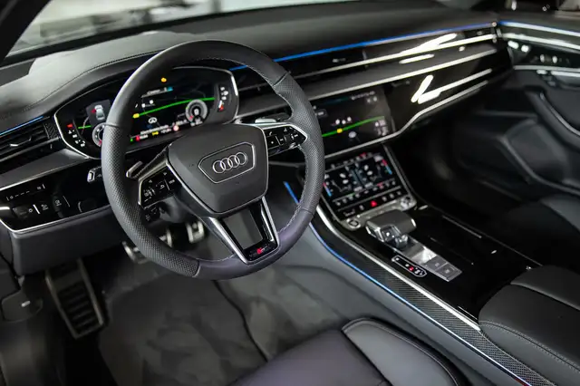 Audi A8 view 16