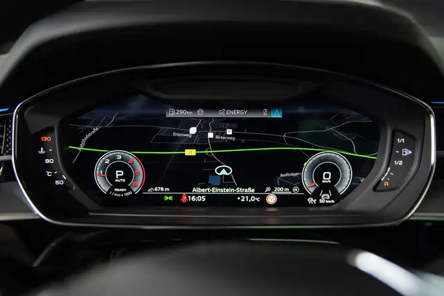 Audi A8 view 23