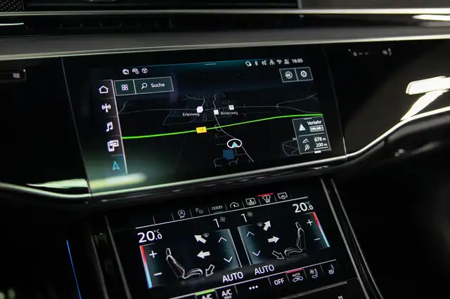 Audi A8 view 24