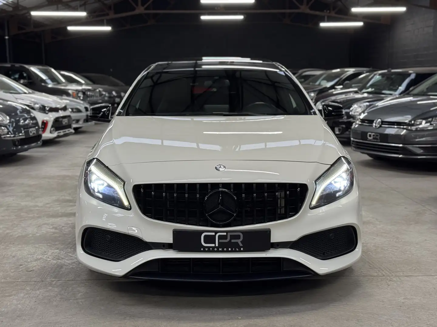 Mercedes-Benz A 200 i * PACK AMG * PANO * GPS * SG CHAU * CLIM AUTO Wit - 2