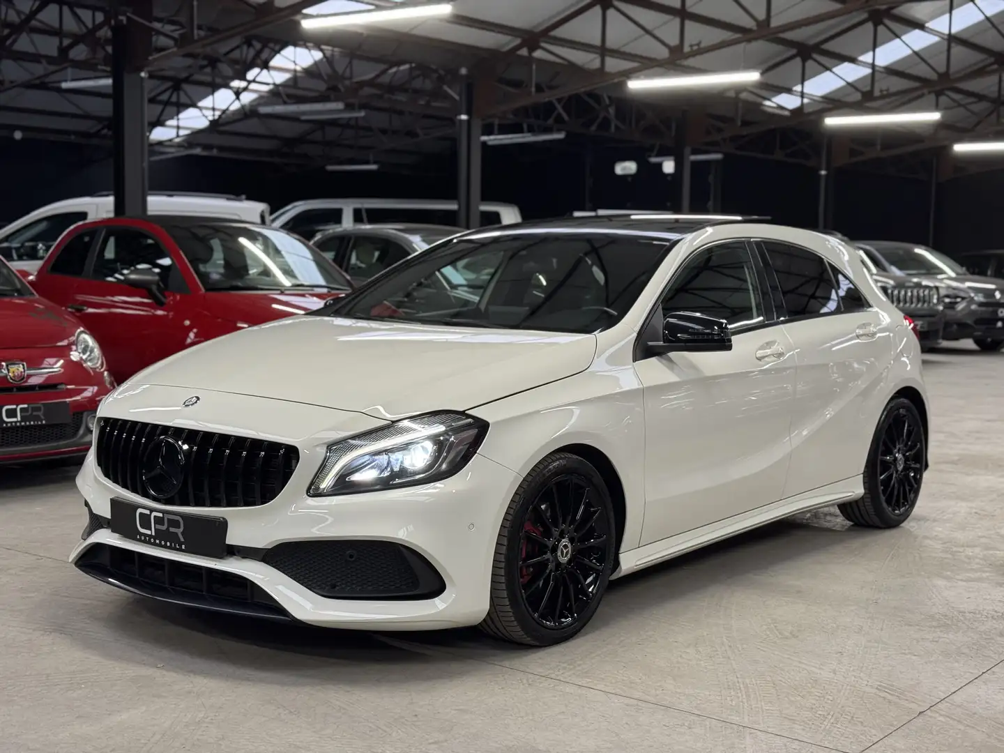 Mercedes-Benz A 200 i * PACK AMG * PANO * GPS * SG CHAU * CLIM AUTO Wit - 1