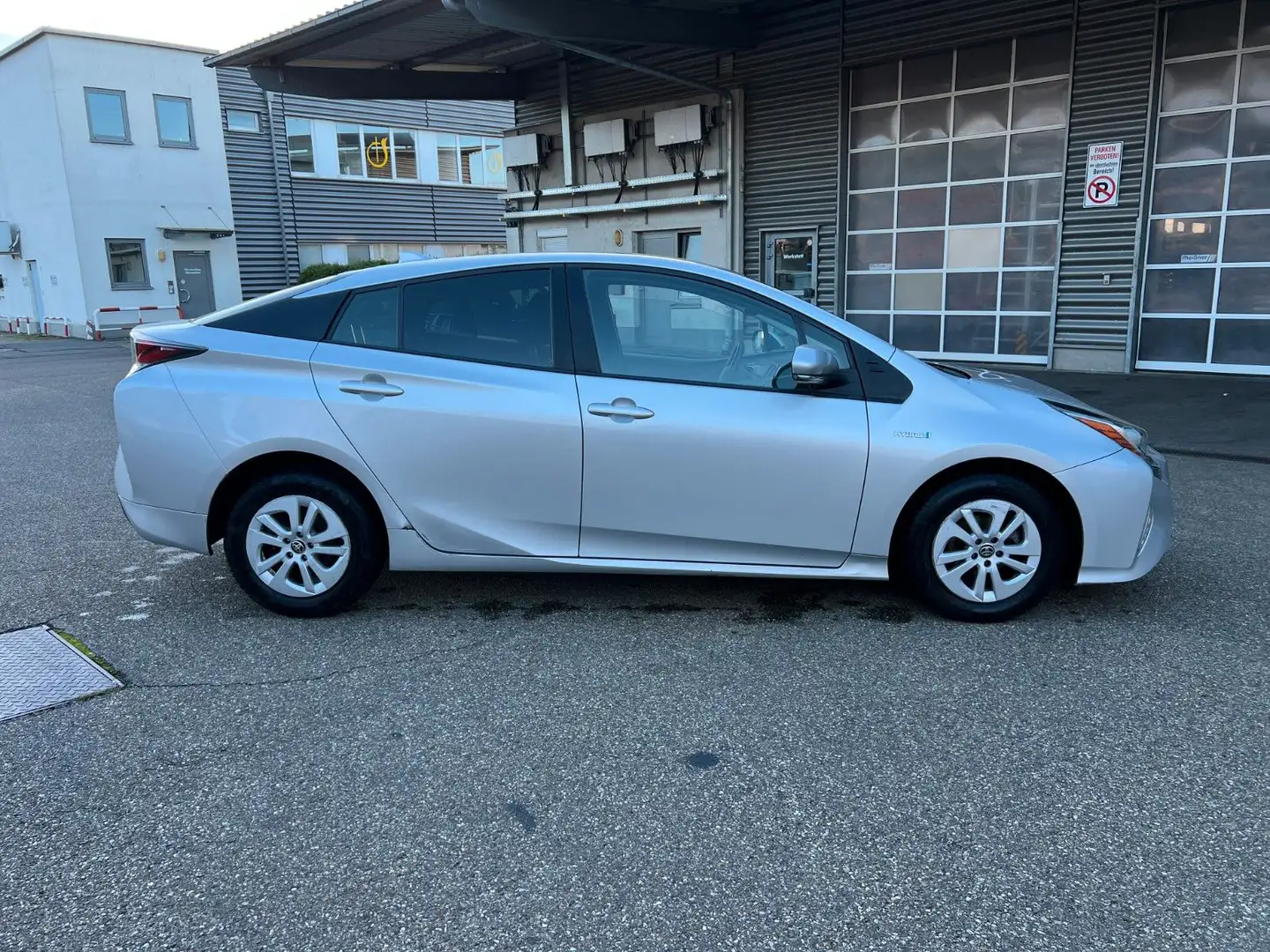 Toyota Prius 1.8-l-VVT-i *BENZIN/ELEKTRO* Silber - 2