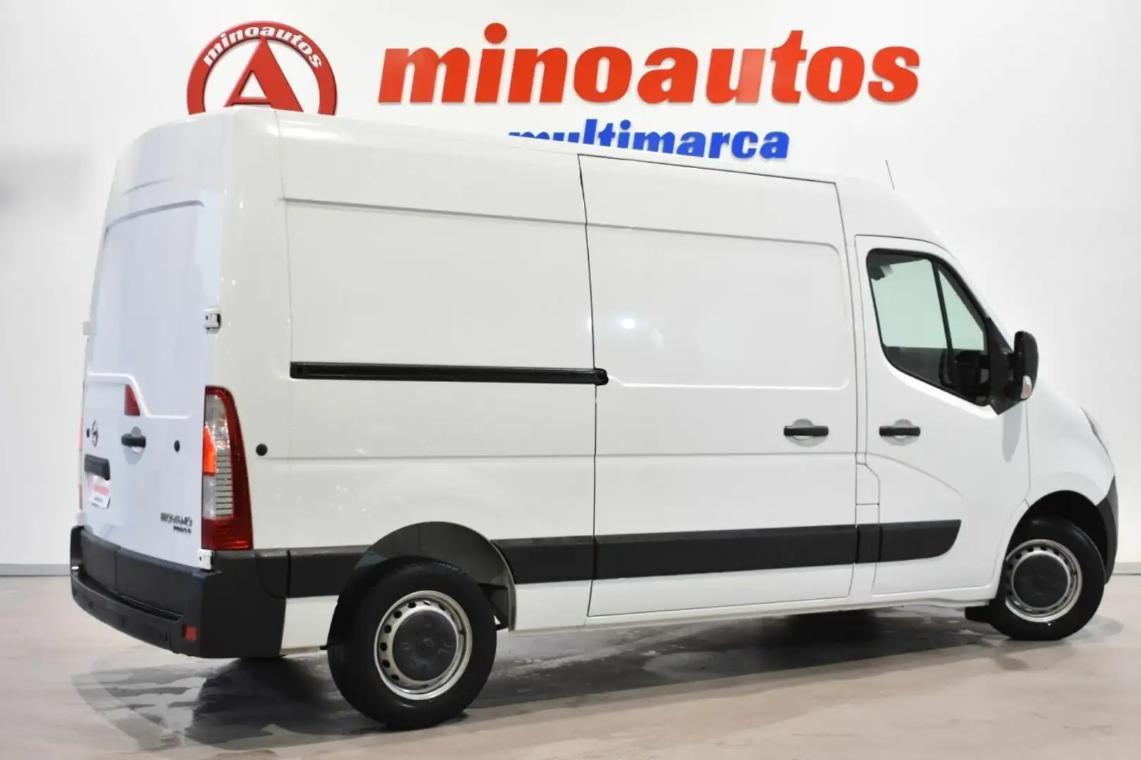 Renault Master FURGÓN 3.3T L2H2 2.3 DCI 135 CV Blanco - 2