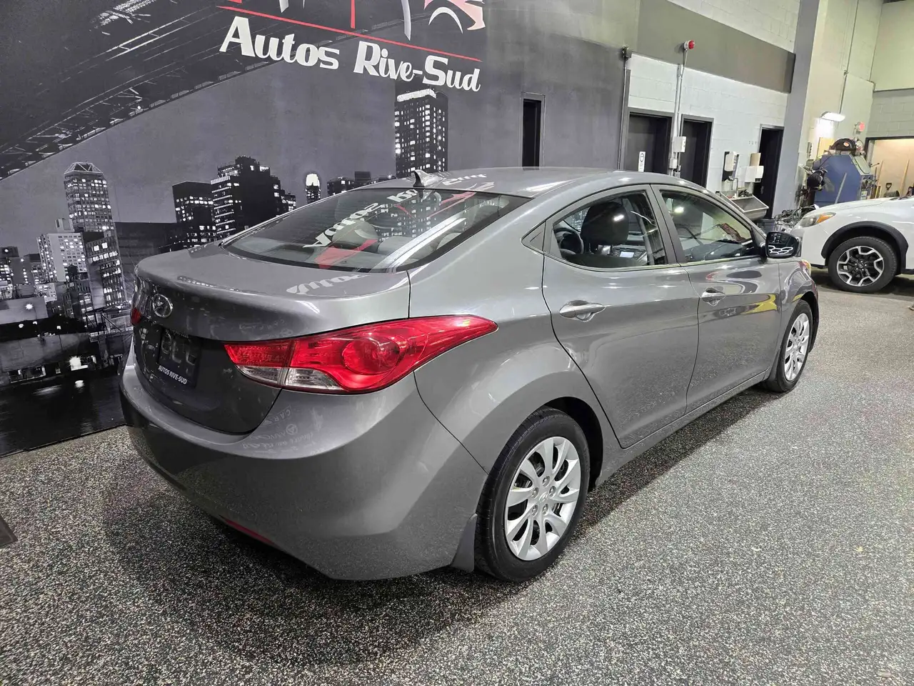 Hyundai ELANTRA снимка Hyundai ELANTRA