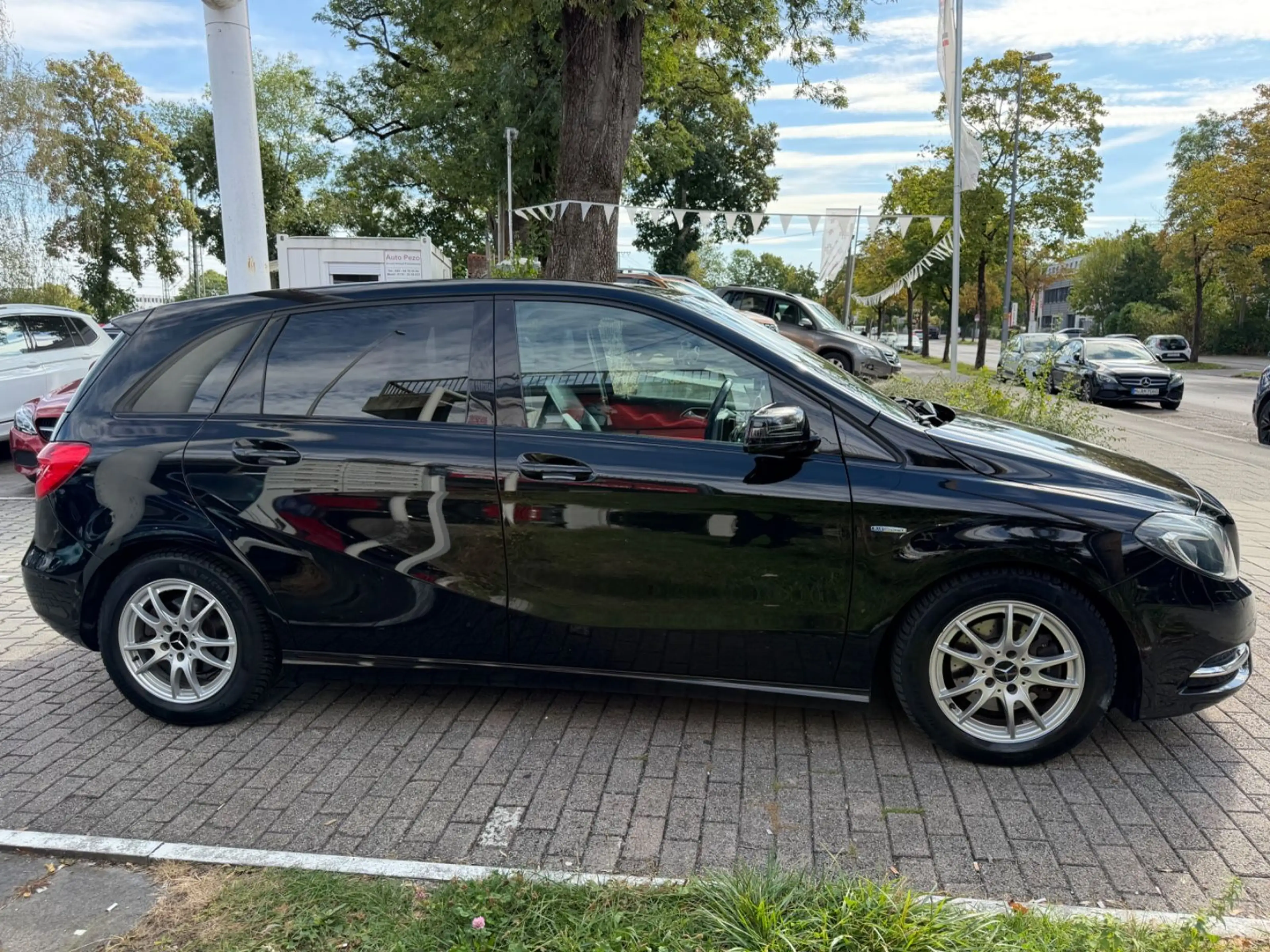 Mercedes-Benz B 200 *Leder*Pano*Kamera* — photo 4