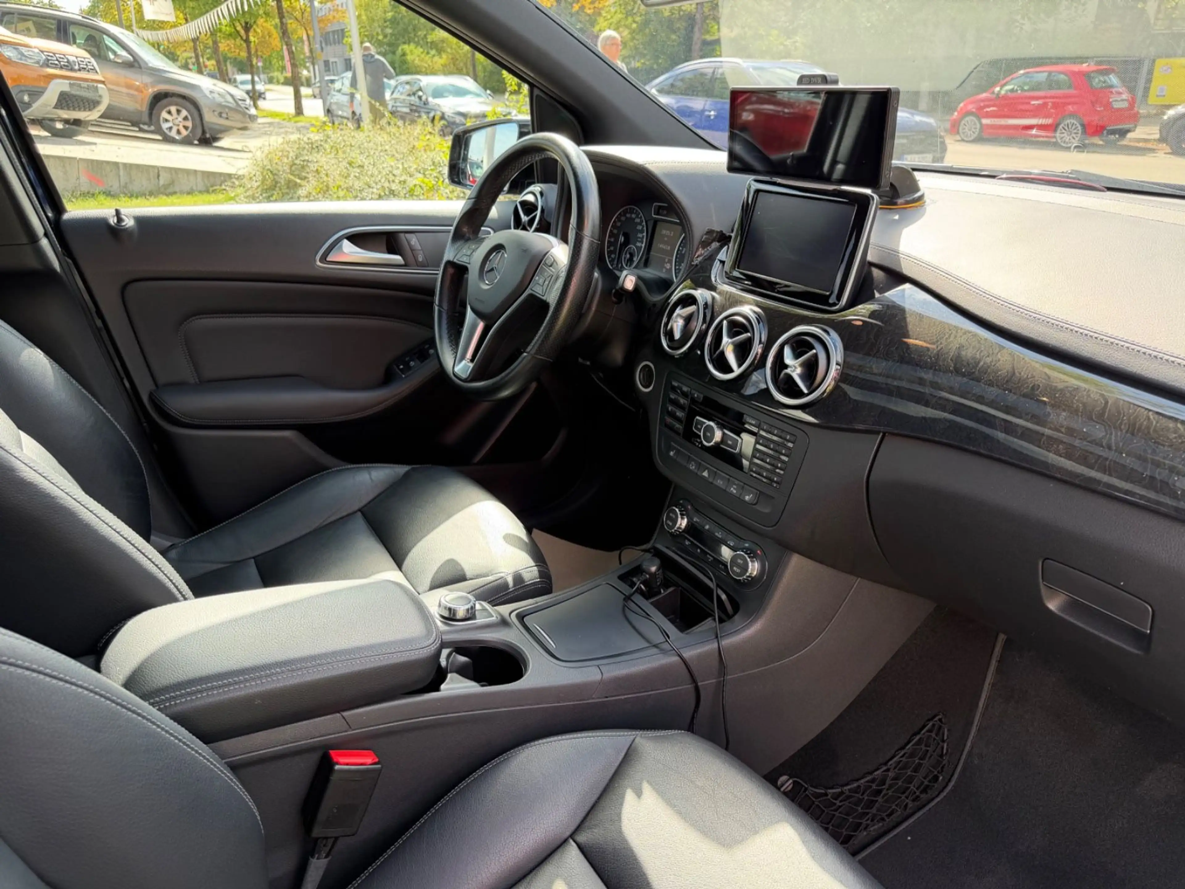 Mercedes-Benz B 200 *Leder*Pano*Kamera* — photo 13