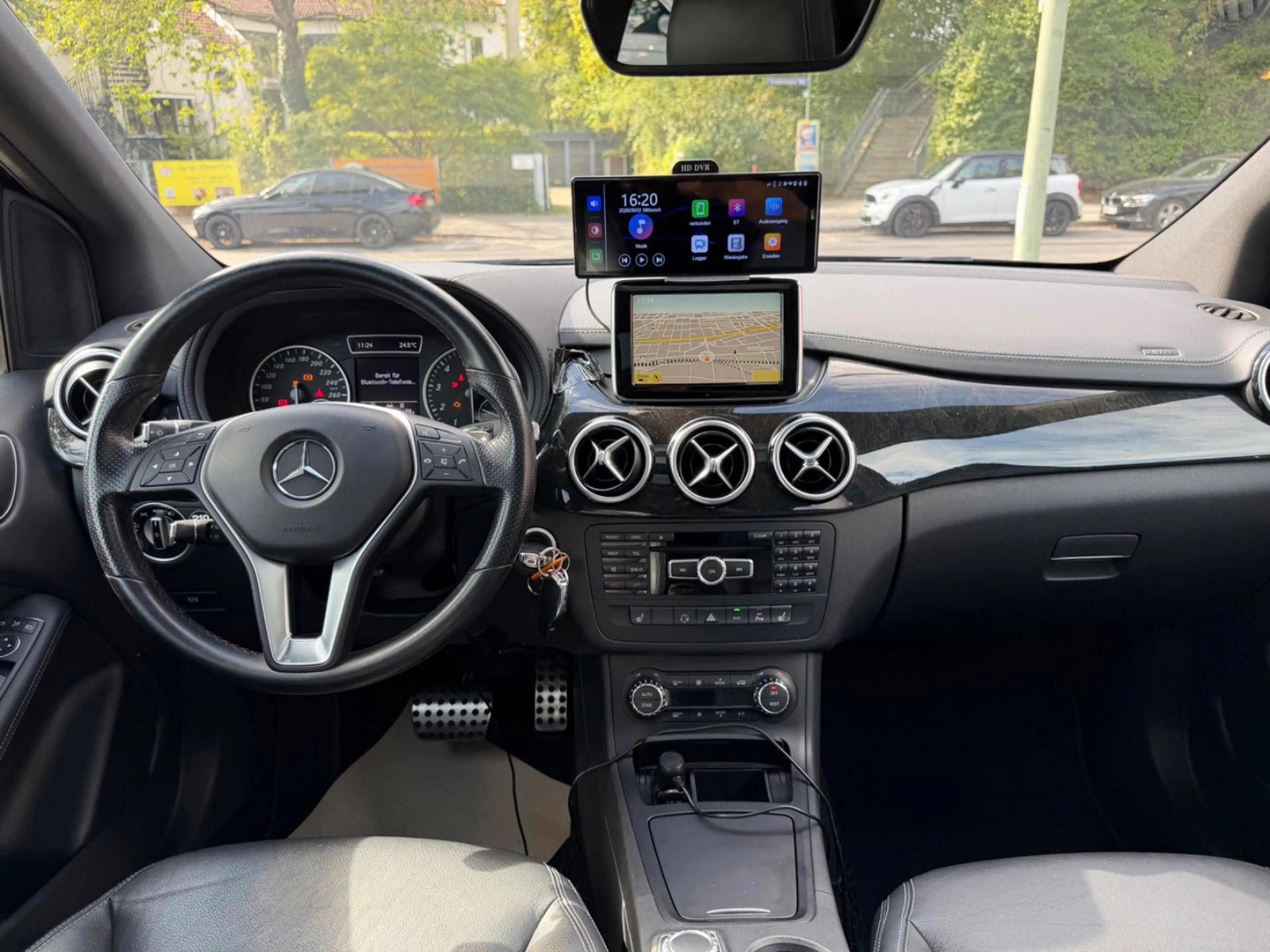 Mercedes-Benz B 200 *Leder*Pano*Kamera* — photo 9