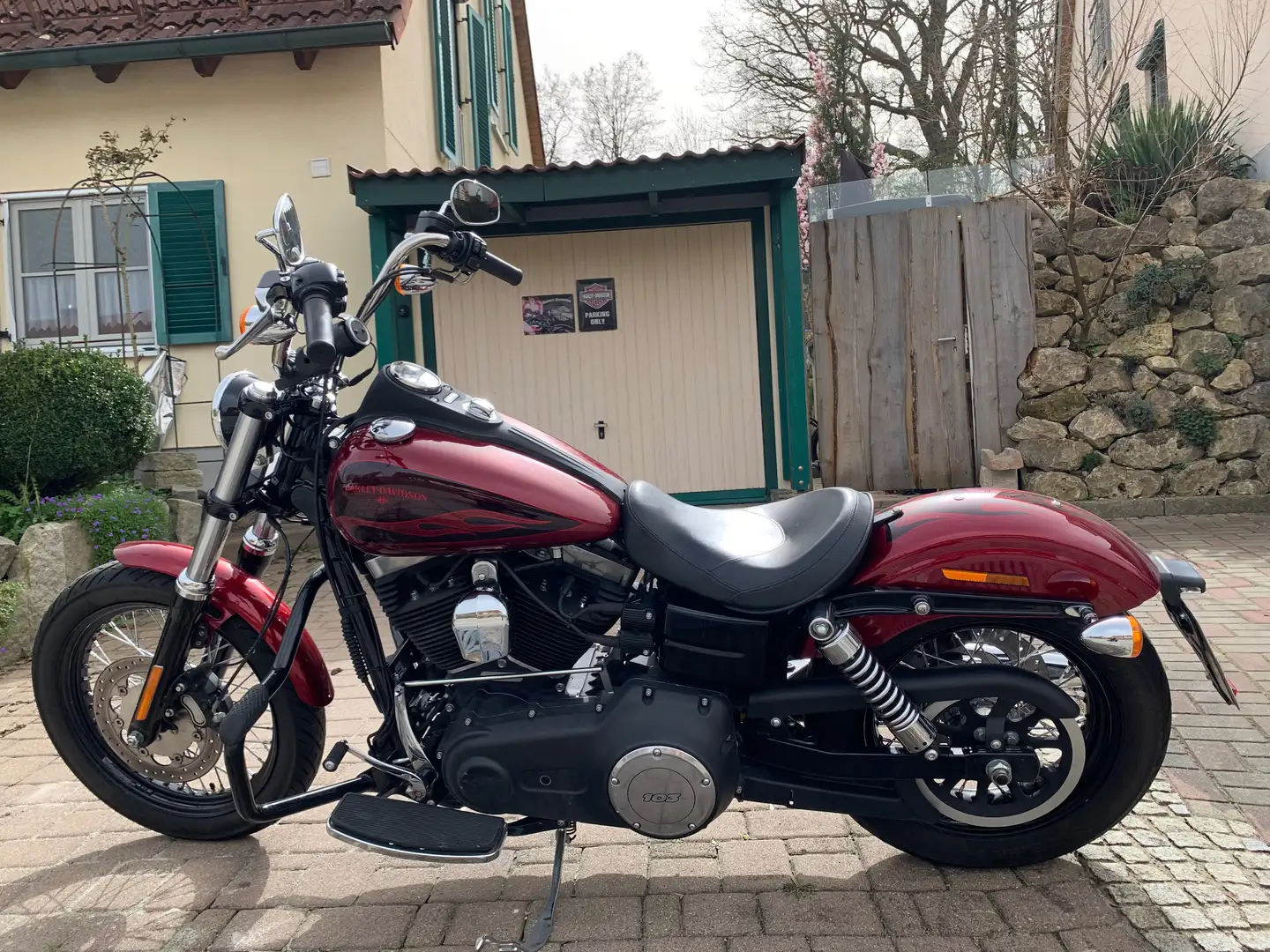 Harley-Davidson Street Bob Dyna Model Roşu - 2