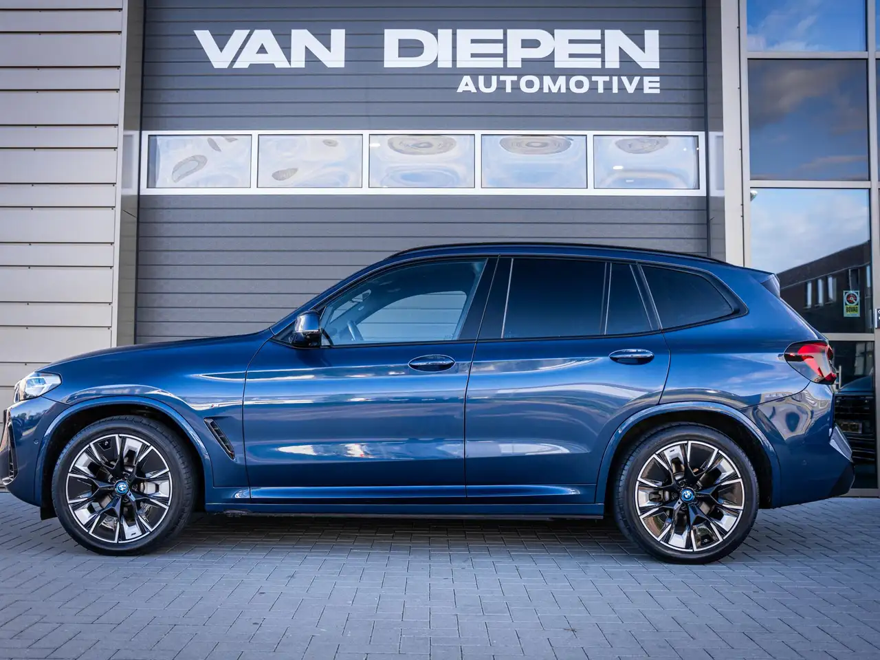 BMW iX3 Executive 80 kWh M-Sport l BTW l Pano l HUD l ACC, миниатюра 9