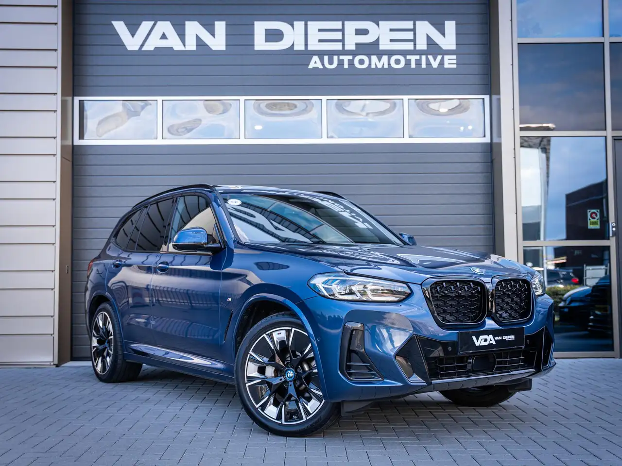 BMW iX3 Executive 80 kWh M-Sport l BTW l Pano l HUD l ACC, миниатюра 4