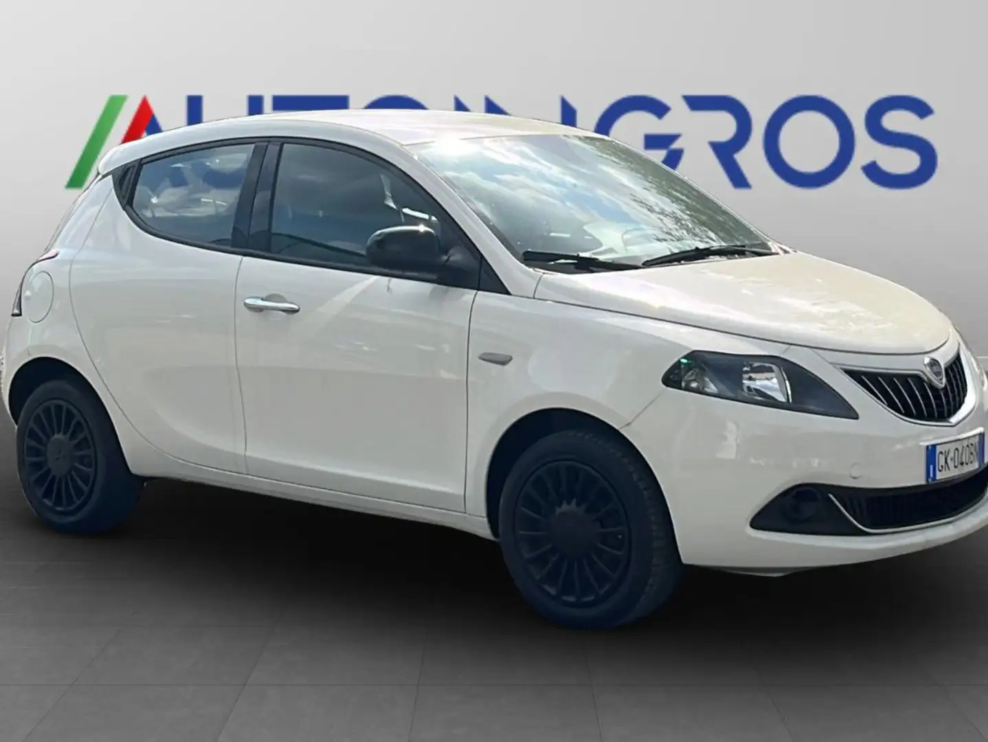 Lancia Ypsilon 1.0 firefly hybrid Silver s Fehér - 2