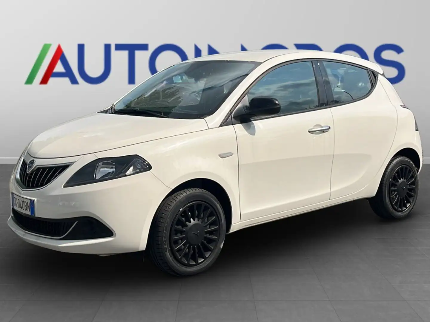 Lancia Ypsilon 1.0 firefly hybrid Silver s Fehér - 1