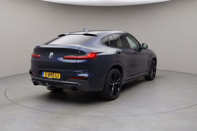 BMW X4 xDrive30d High Executive M-Sport / BTW / Panoramad — photo 2