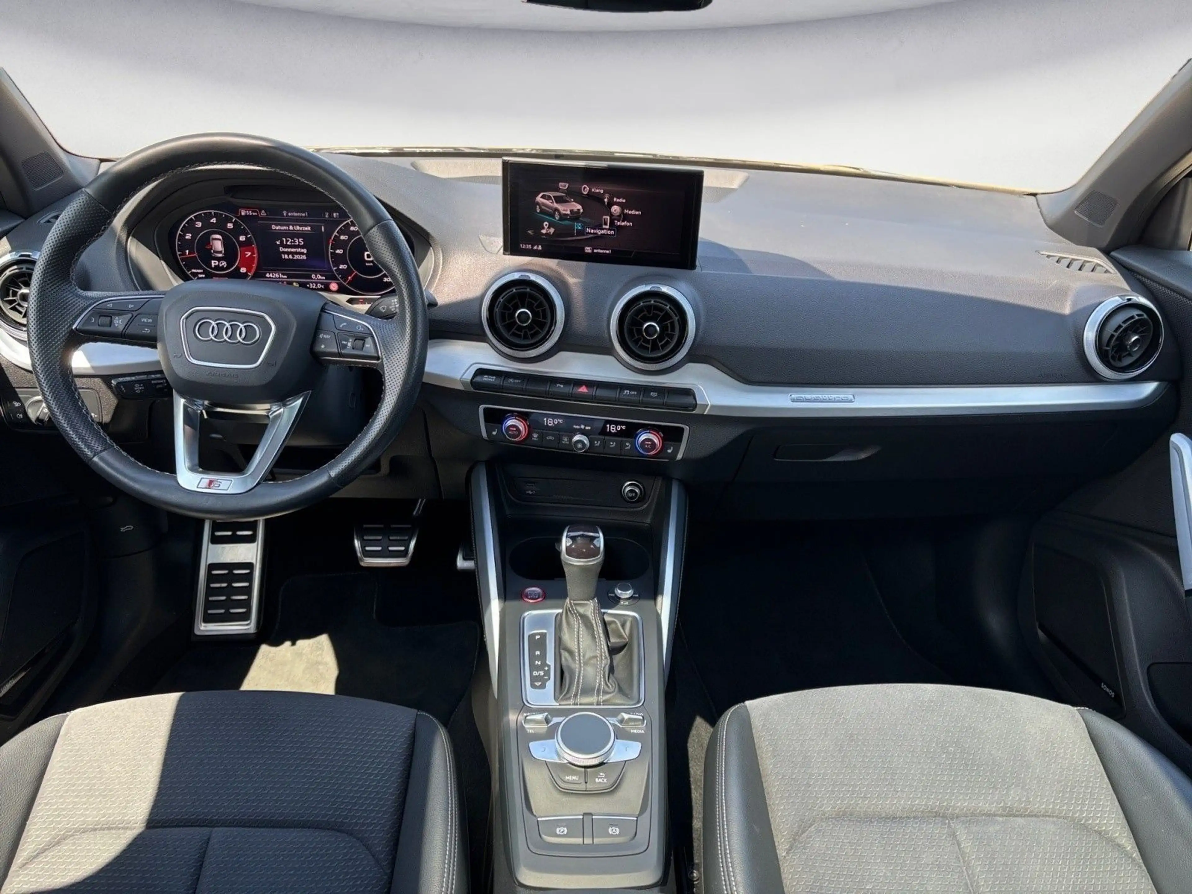 Audi SQ2 TFSI 300 PS S tronic quattro — photo 8