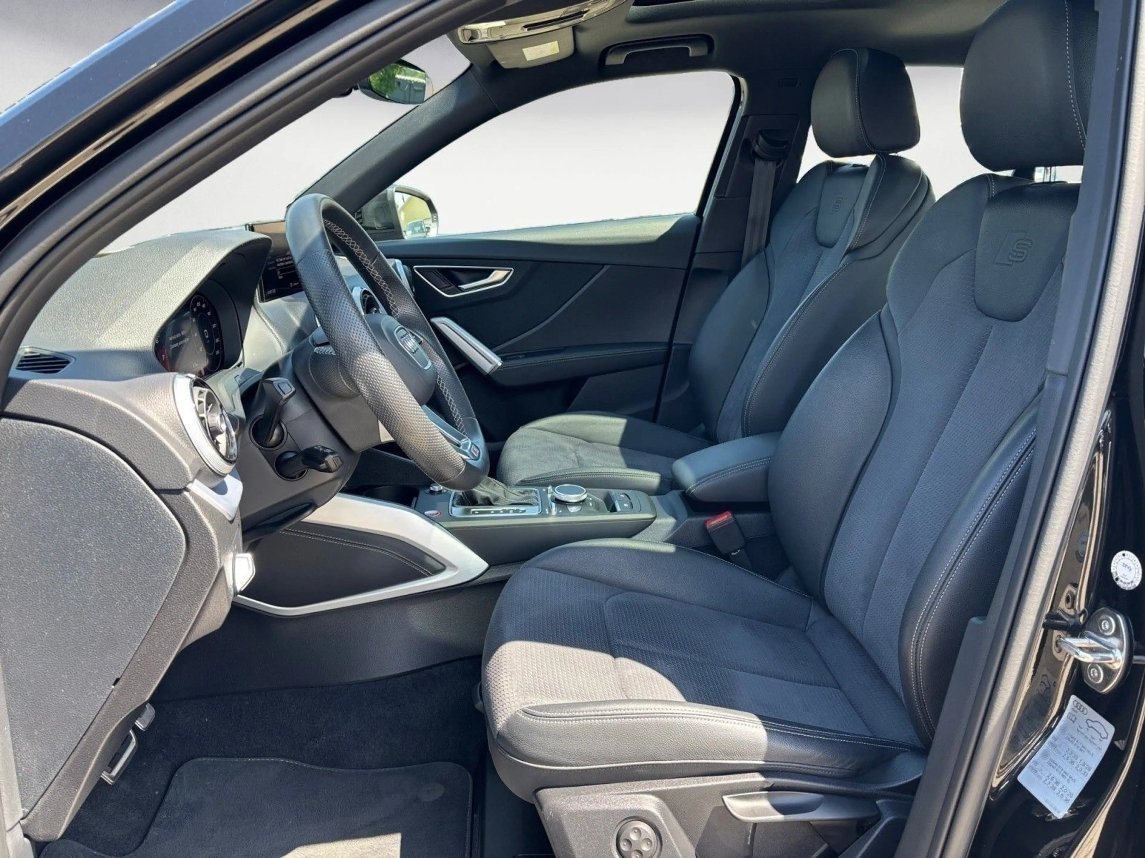 Audi SQ2 TFSI 300 PS S tronic quattro — photo 7