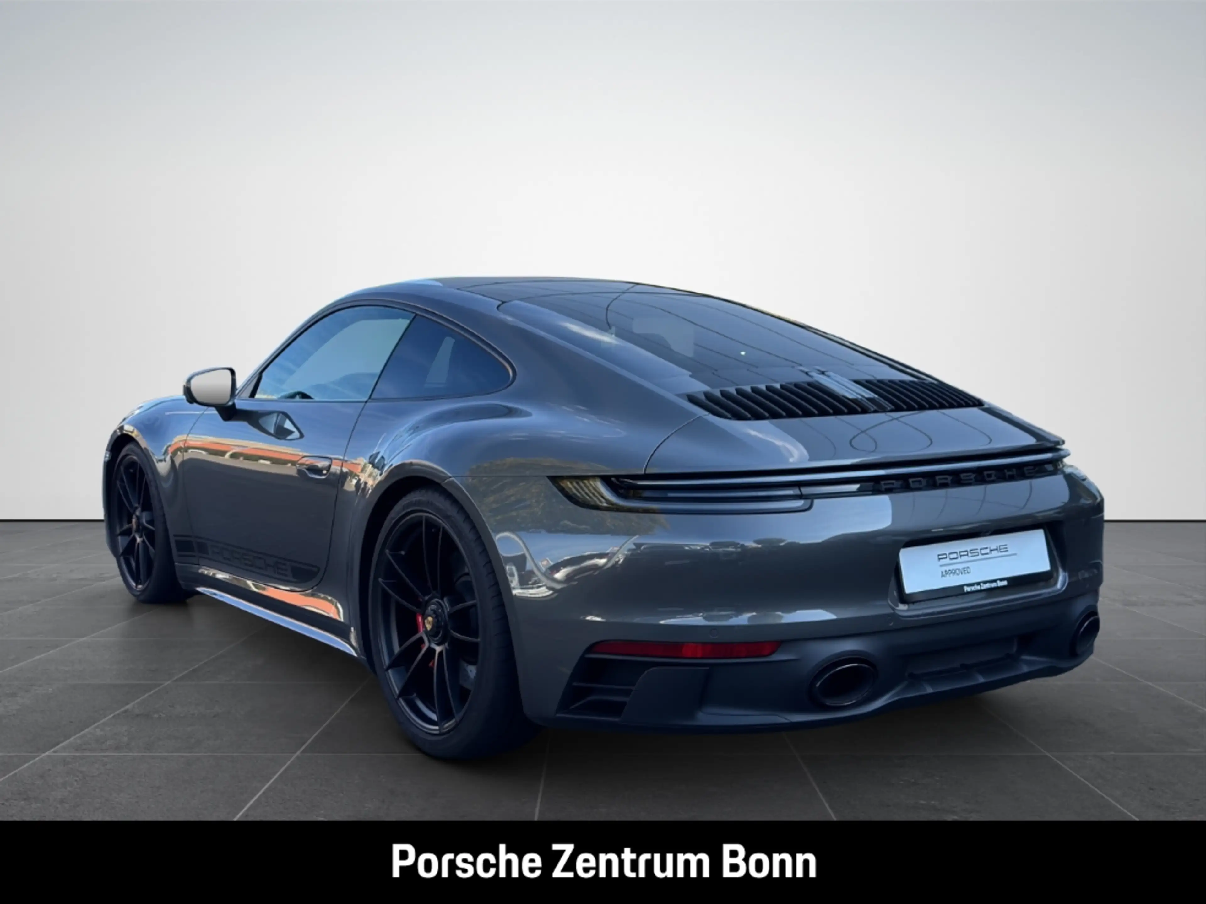 Porsche 992 (911) Carrera 4 GTS — photo 7