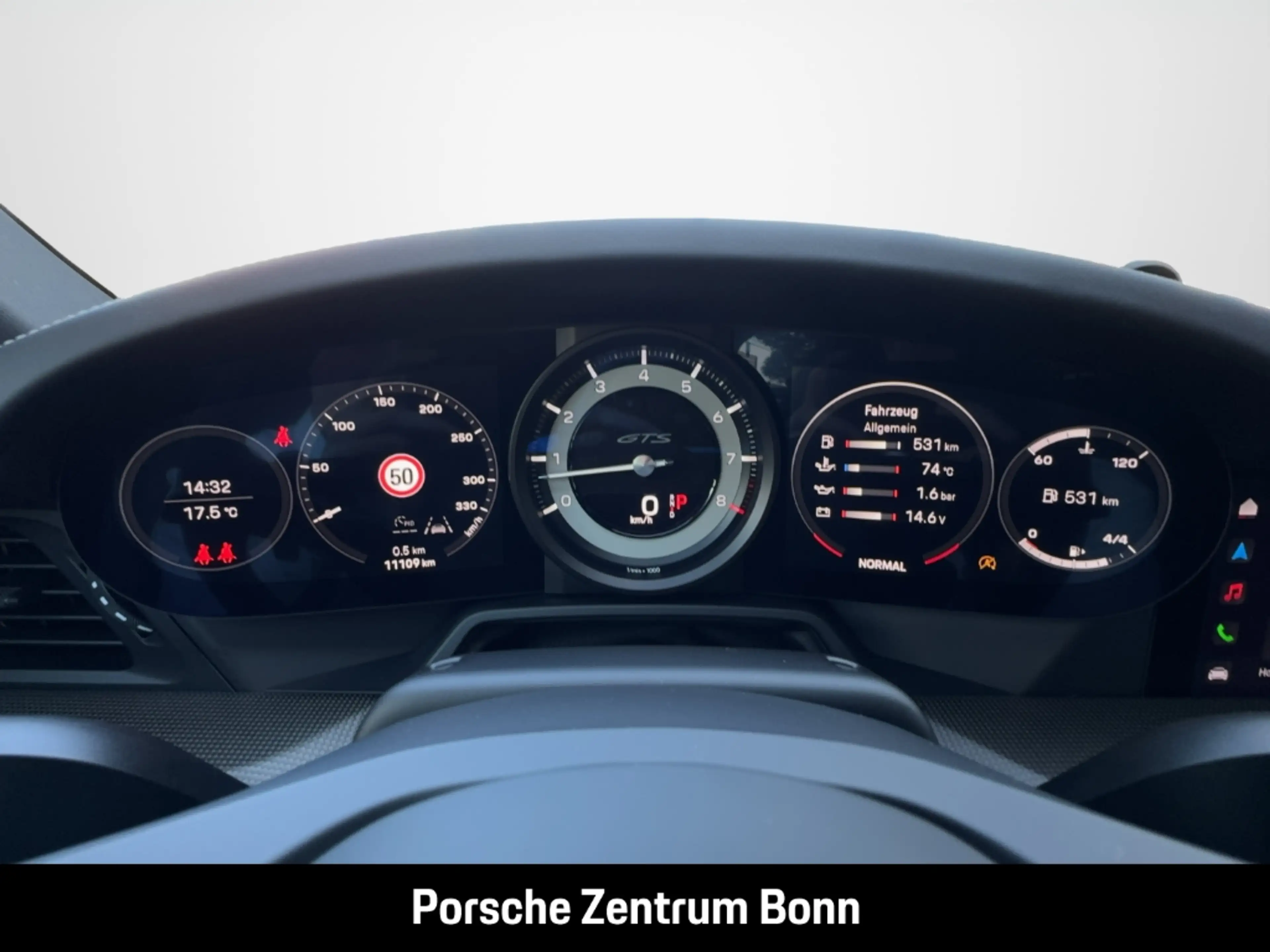 Porsche 992 (911) Carrera 4 GTS — photo 11