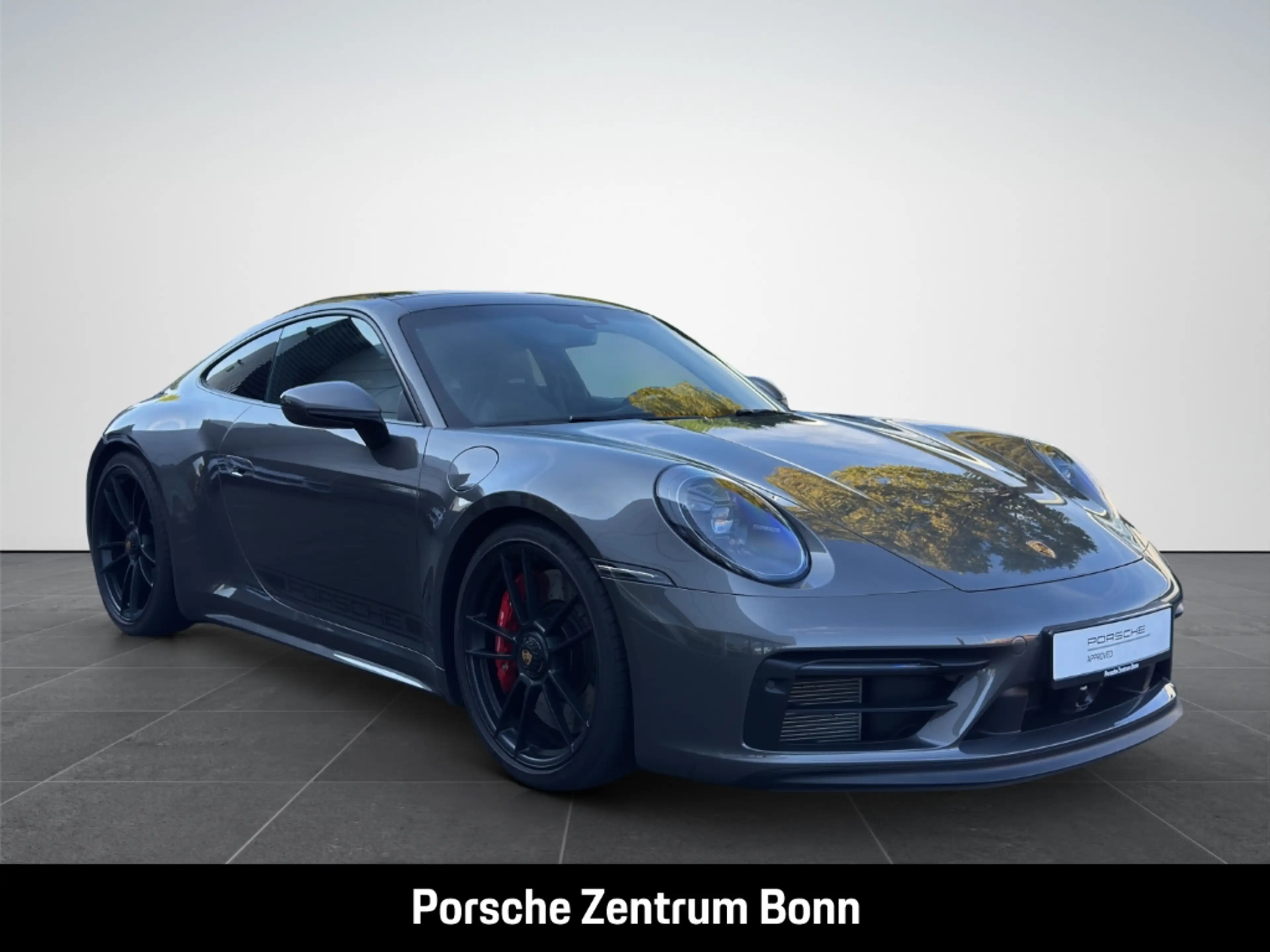 Porsche 992 (911) Carrera 4 GTS — photo 3