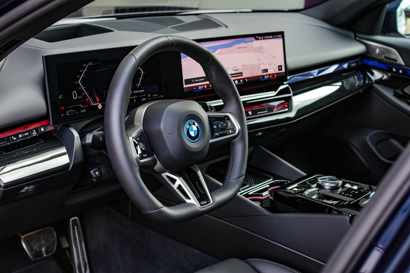 BMW 550 5-serie Touring 550e xDrive *Pano*B&W*4-Wiel bestu — photo 3