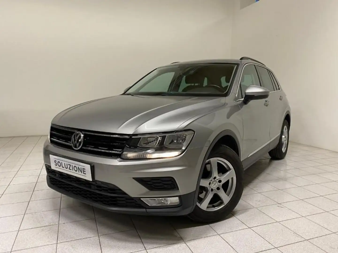 Volkswagen Tiguan 2.0 TDI SCR DSG Style BlueMotion Technology Grijs - 1