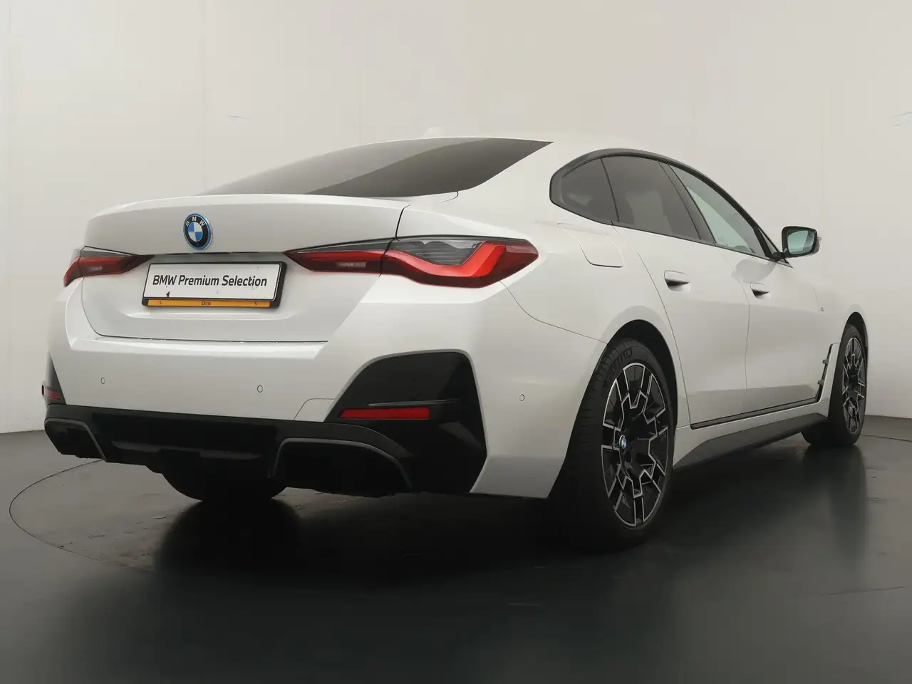 BMW i4 2026 — фото 9