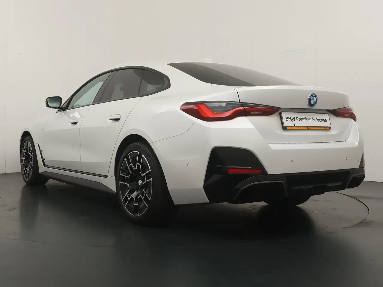 BMW i4 2026 — фото 11
