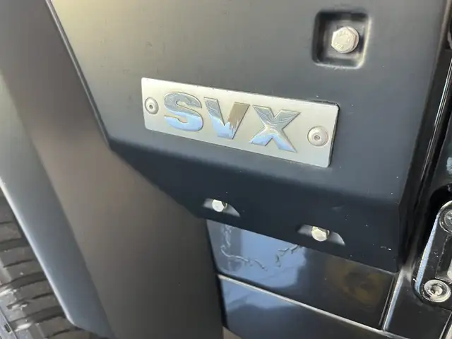 Land Rover Defender view 10
