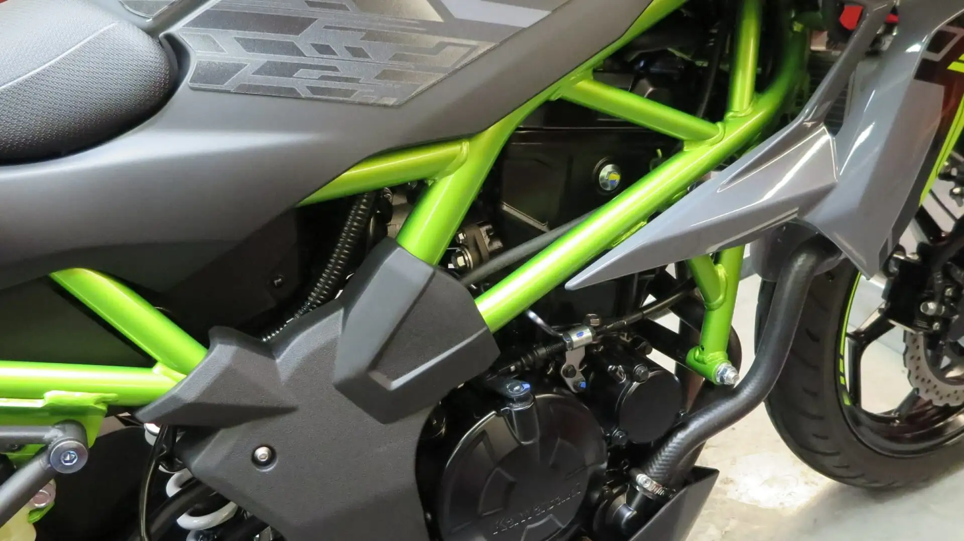 Kawasaki Z 125 ***MOTODOC.BE*** VENDU SOLD Gri - 2