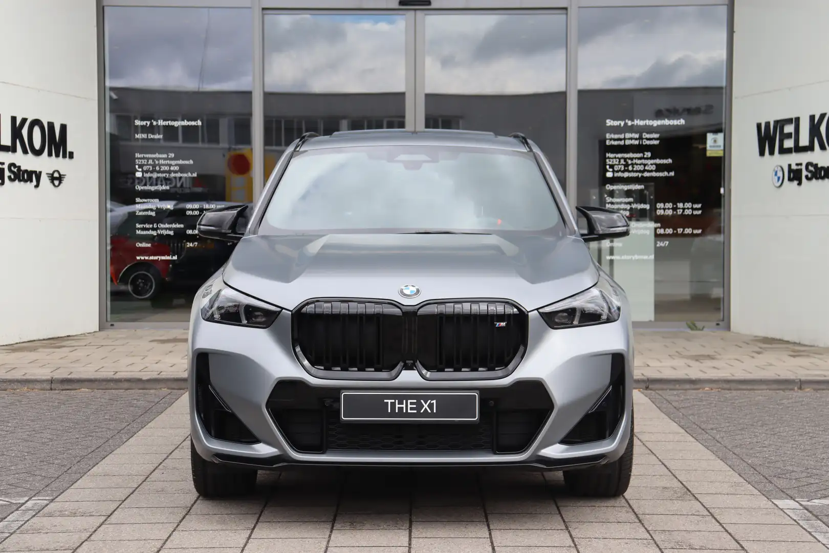 BMW X1 M35i xDrive High Executive Automaat / Panoramadak Grijs - 2