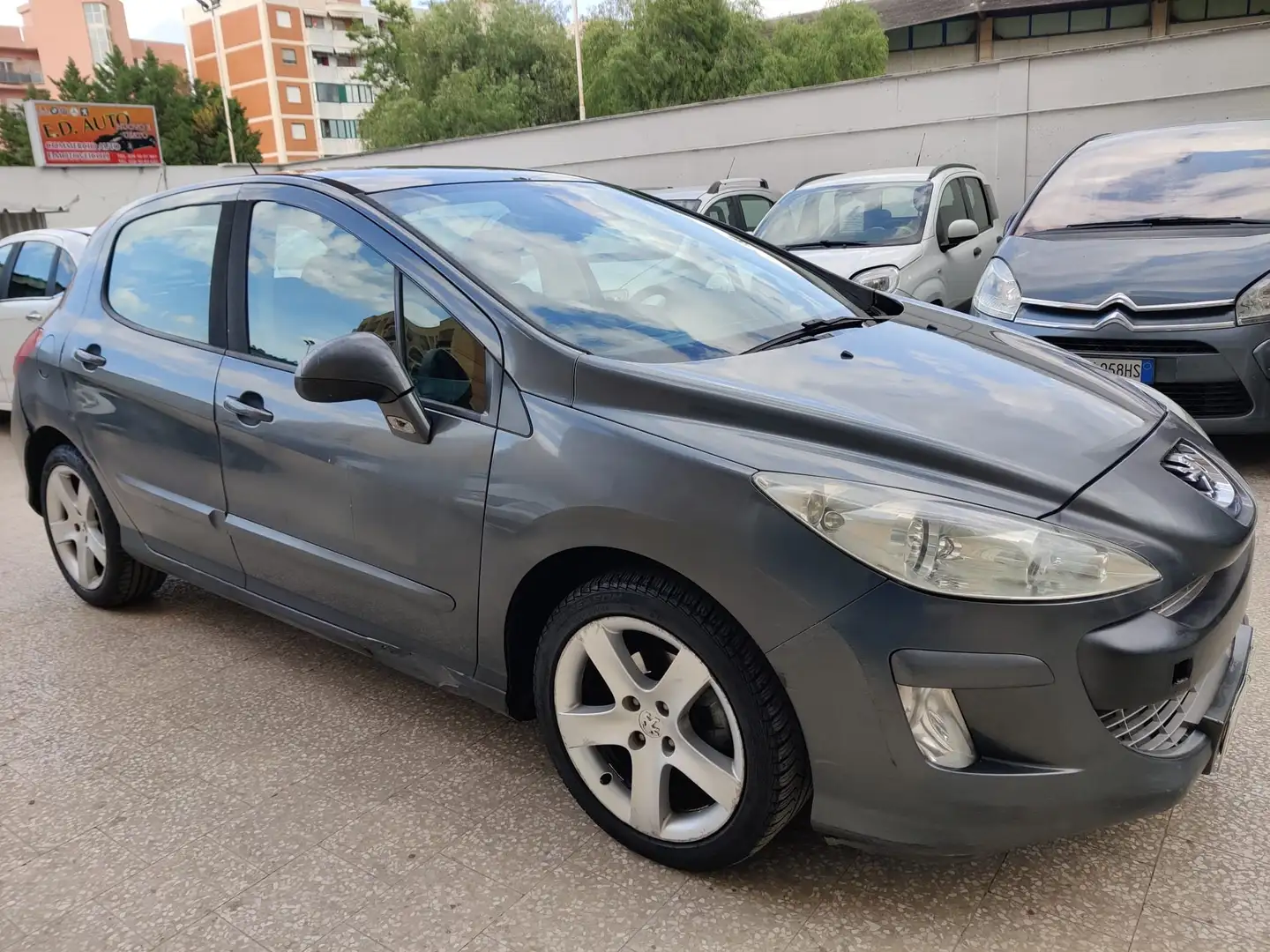 Peugeot 308 308 I 2007 5p 1.6 hdi 16v Premium 110cv fap Gris - 1
