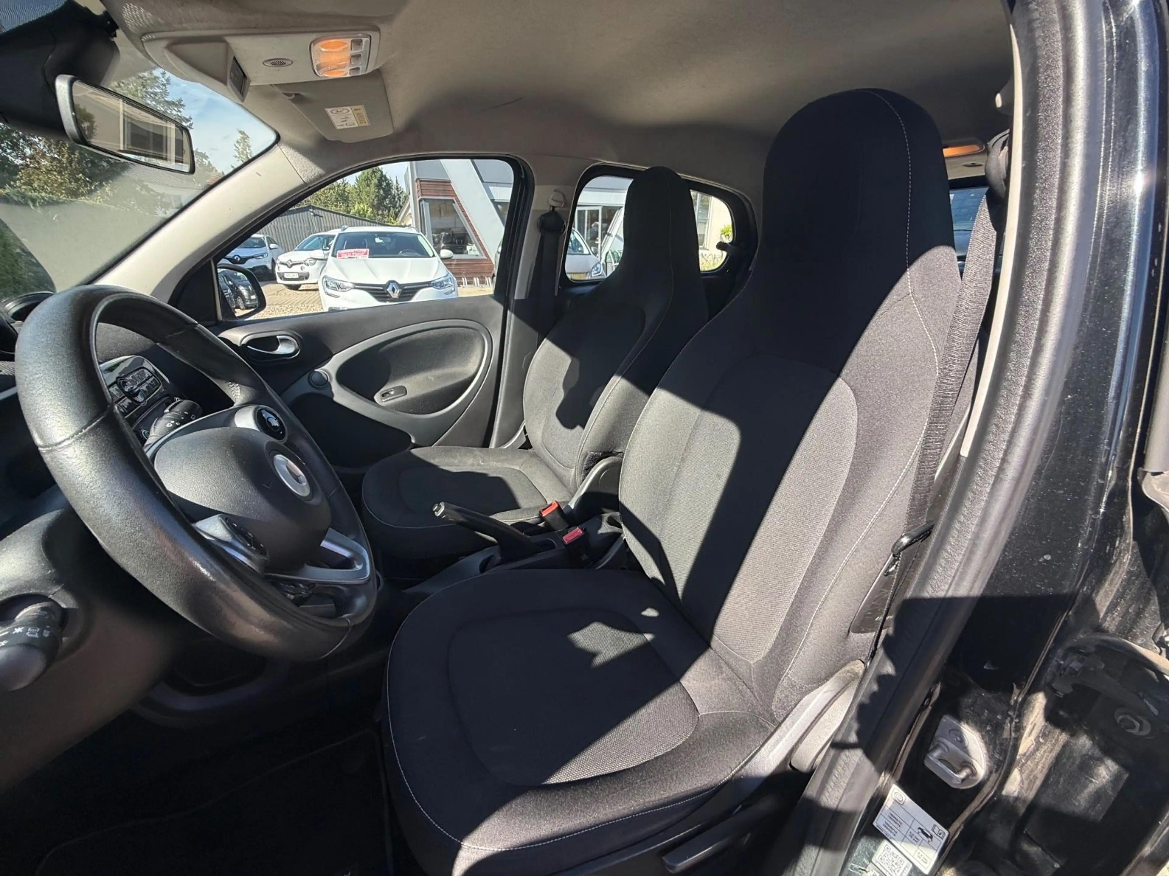 smart forFour Klimaautomatik, PDC, Sitzheizung, LED — photo 6