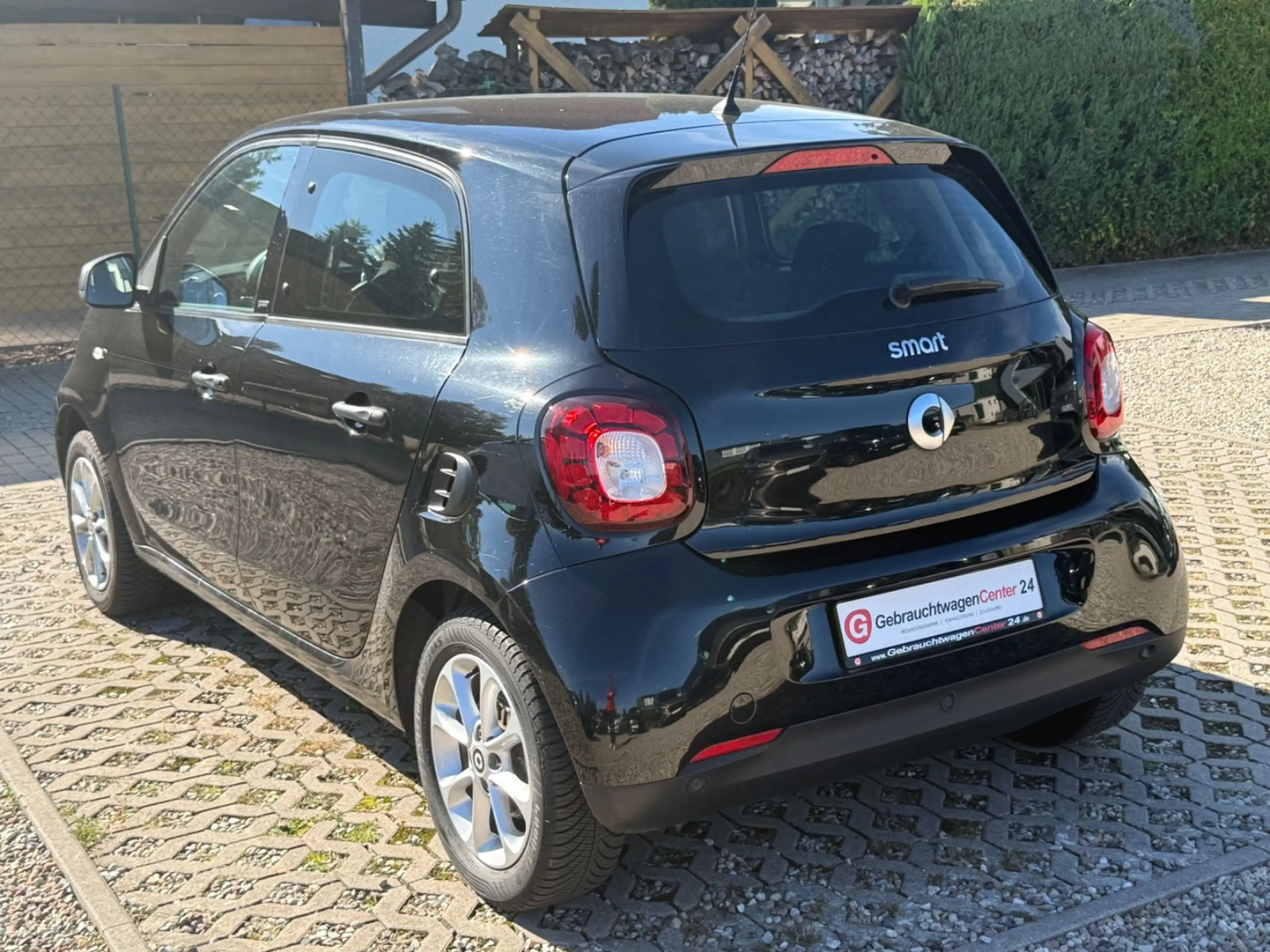smart forFour Klimaautomatik, PDC, Sitzheizung, LED — photo 4