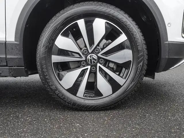 Volkswagen T-Roc view 7