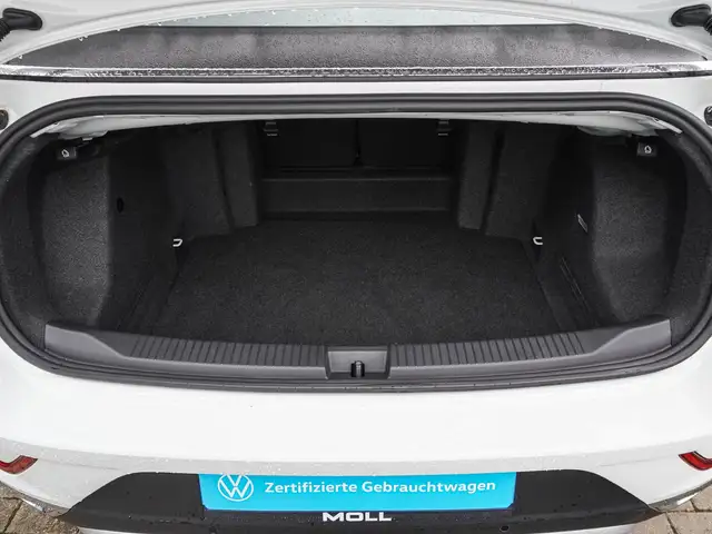 Volkswagen T-Roc view 15