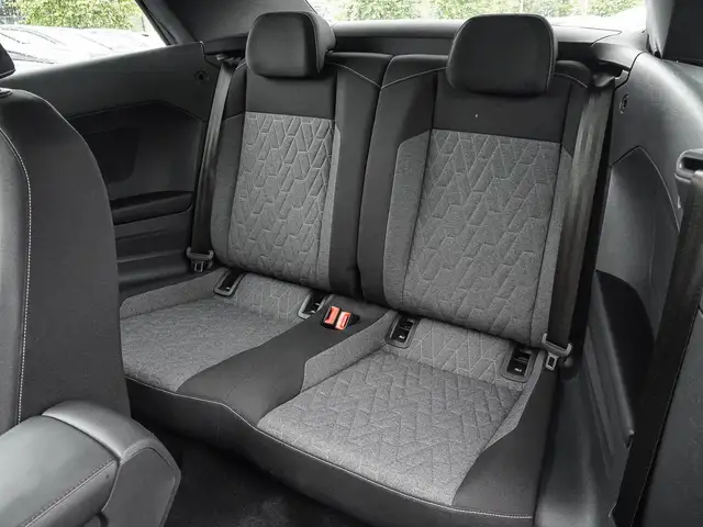 Volkswagen T-Roc view 14