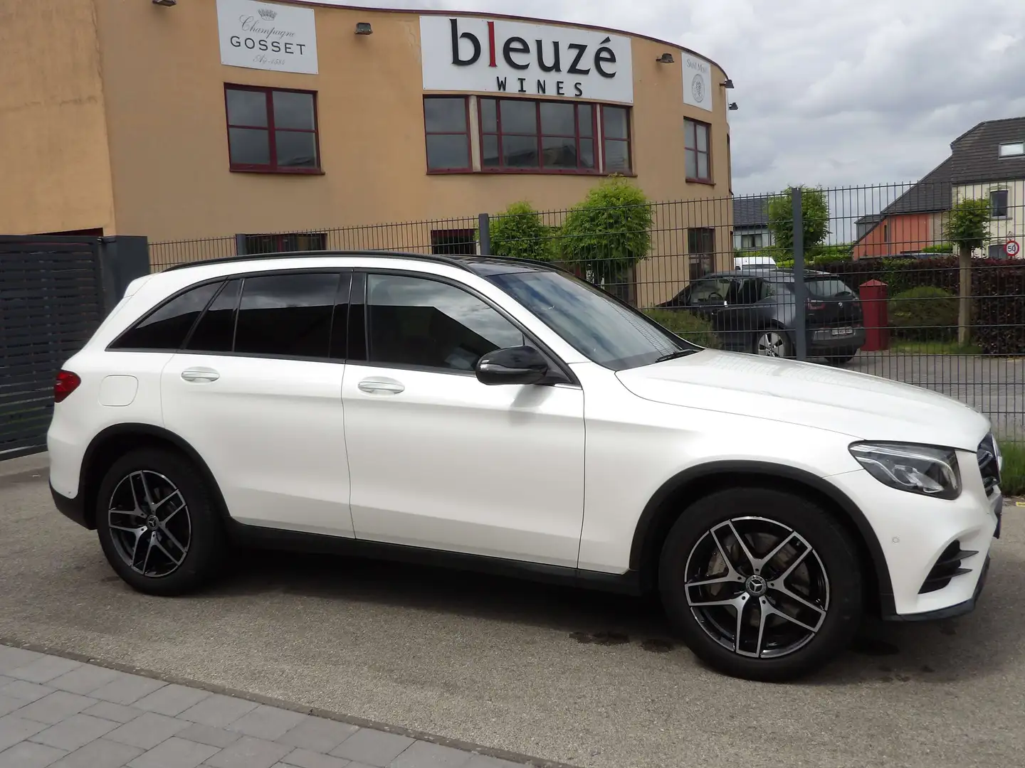 Mercedes-Benz GLC 250 4-Matic AMG Line - Designo Pack Blanc - 2