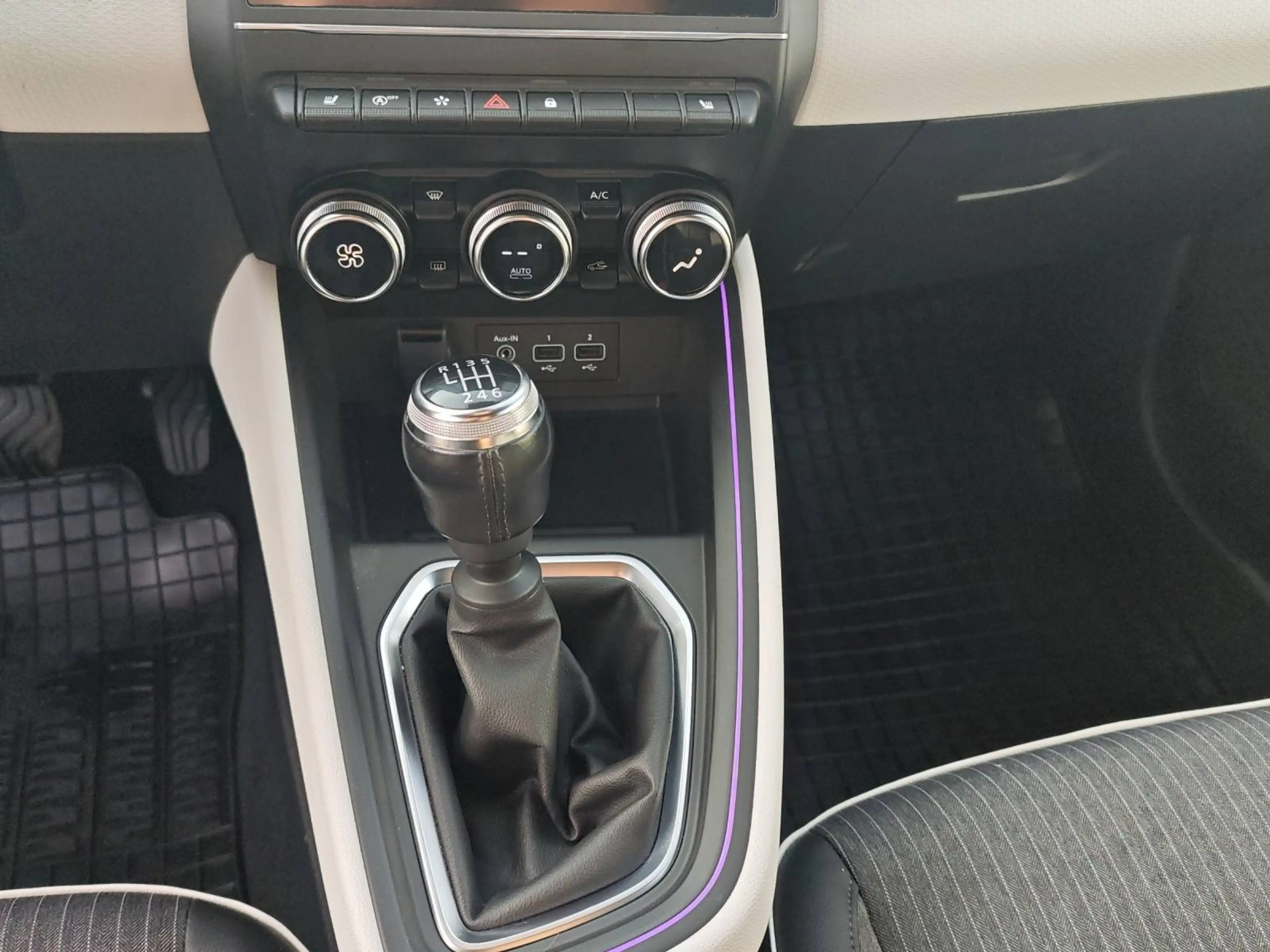 Renault Clio Techno TCe 90 — photo 13