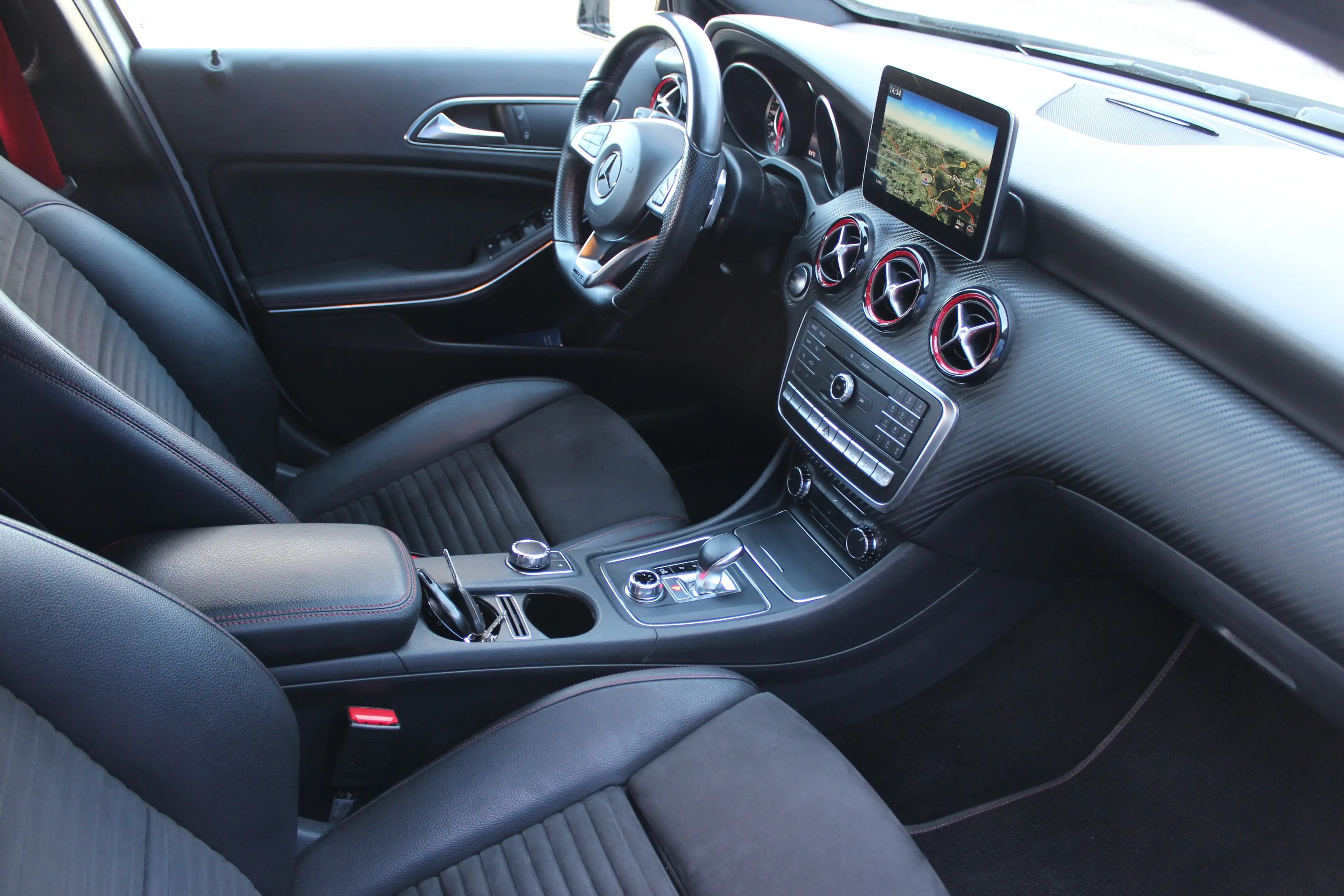 Mercedes-Benz A 45 AMG A 45 AMG: Winter & Sommerräder, Scheckheft — photo 12