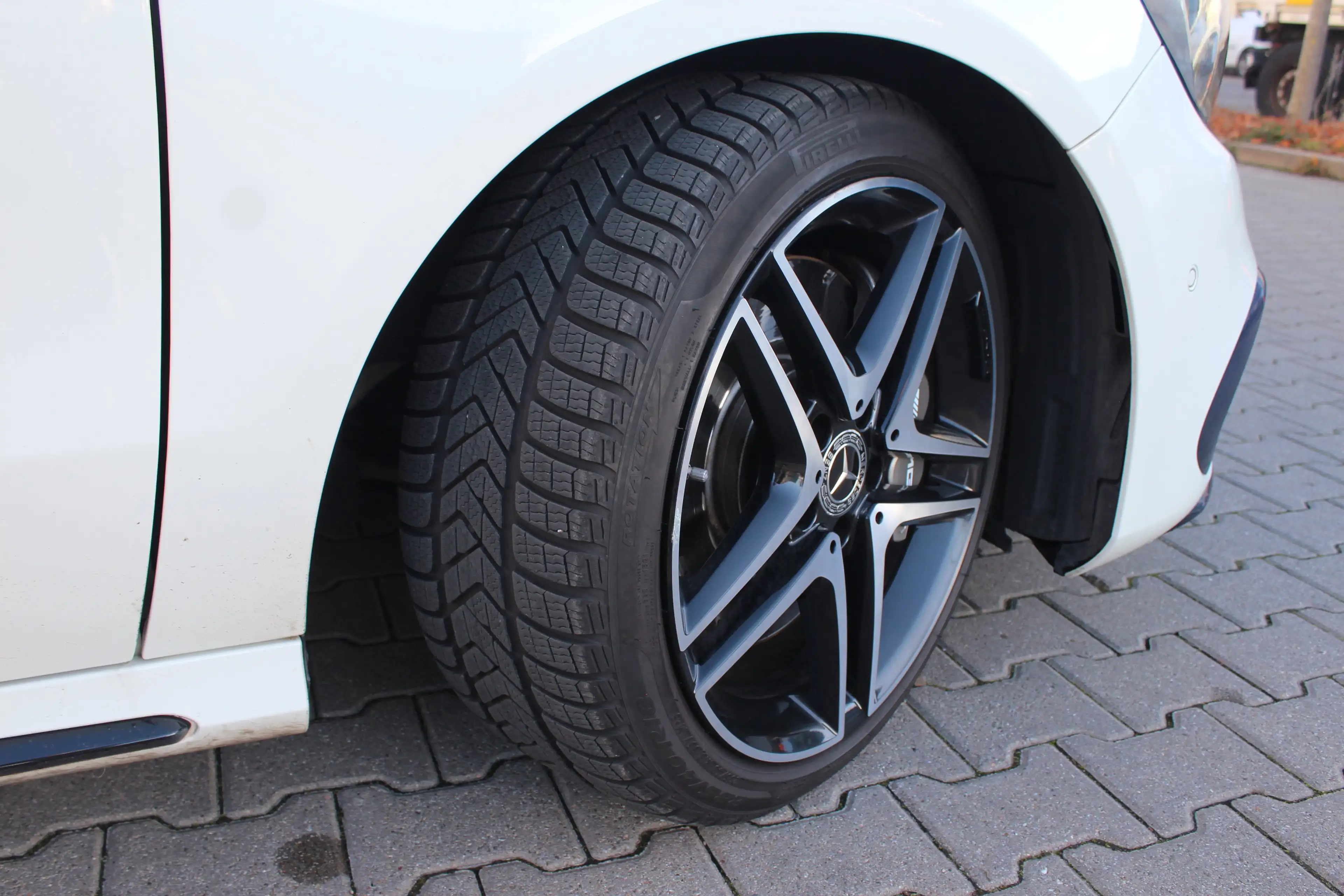 Mercedes-Benz A 45 AMG A 45 AMG: Winter & Sommerräder, Scheckheft — photo 6